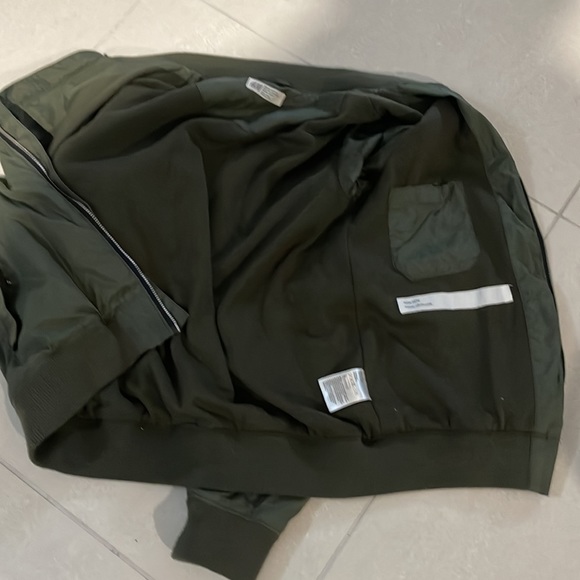 H&M Bomber - Picture 3 of 3